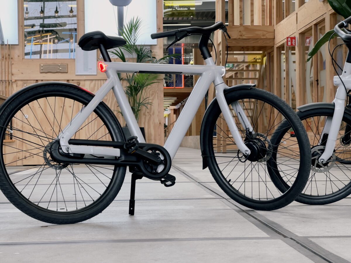 Vélos électriques VanMoof S5 et A5 : on les a essayés, entre belles promesses et frustration