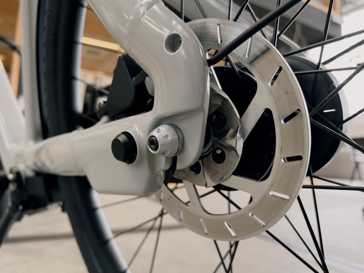 Vélos électriques VanMoof S5 et A5 : on les a essayés, entre belles promesses et frustration