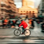 Les meilleurs accessoires pour vélo électrique : rouler en sécurité en ville