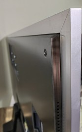 Les orifices pour laisser s'échapper la chaleur dégagée par la dalle.