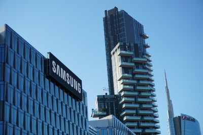 Samsung // Source : Babak Habibi pour Unsplash