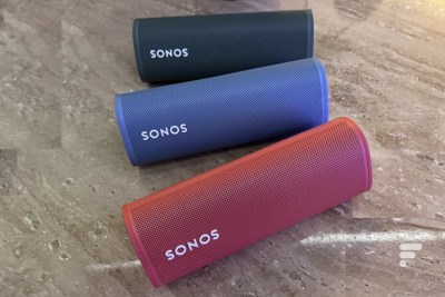 L'enceinte Bluetooth Sonos Roam voit la vie en couleur // Source : FRANDROID - Melinda DAVAN-SOULAS