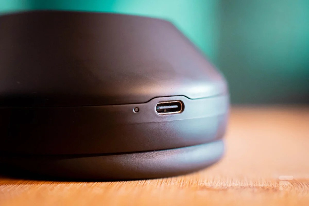 La prise USB-C du Sony WH-1000XM5