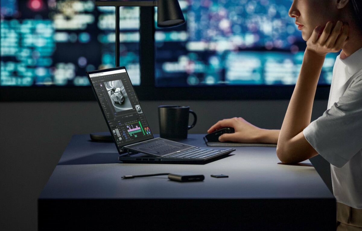 Zenbook Pro 14 Duo OLED_UX8402_Scenario photo_02
