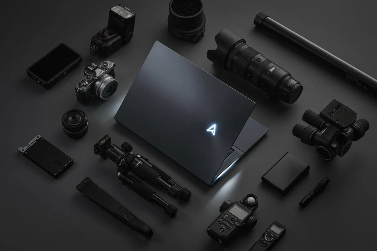 Zenbook Pro 16X OLED_UX7602_Scenario photo_01 rz