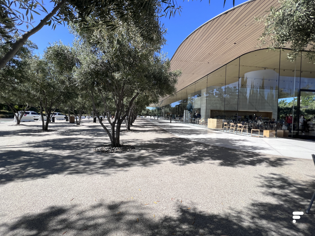 apple park visitor center exter oliviers