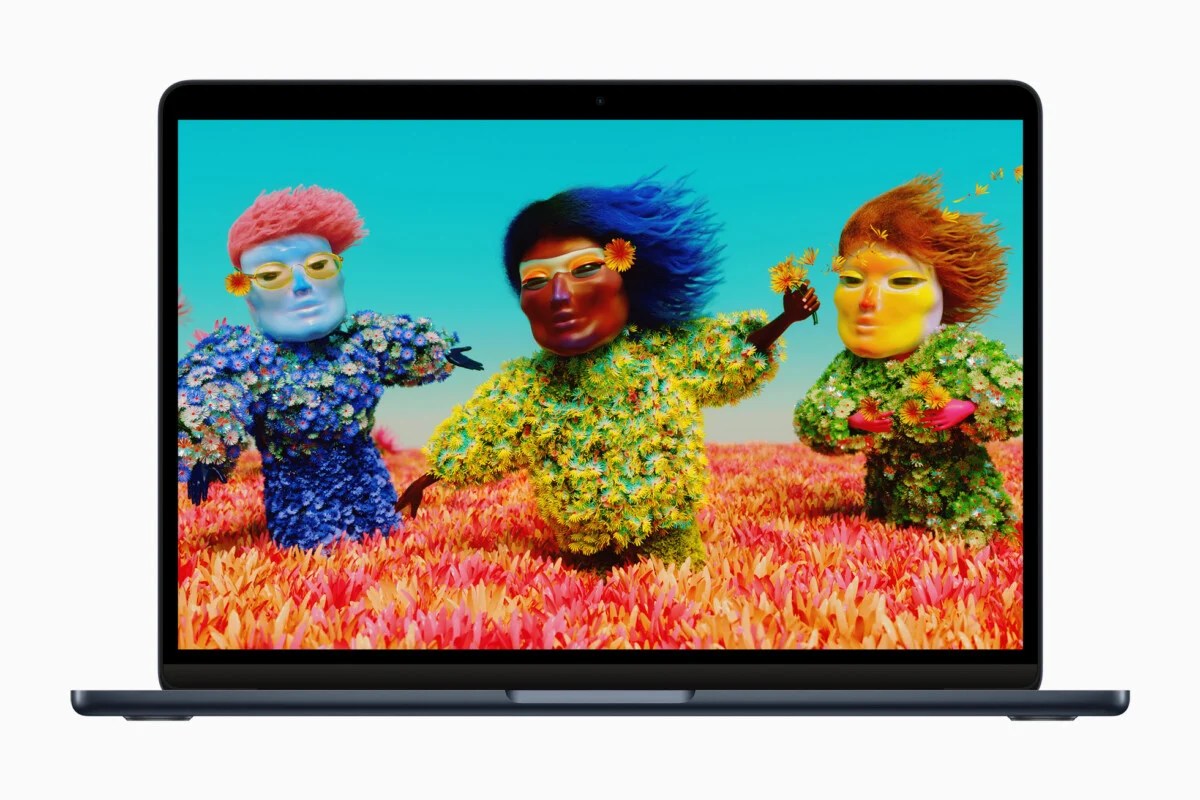 Apple-WWDC22-MacBook-Air-Liquid-Retina-Display-220606