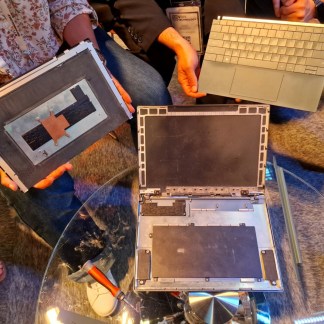 We saw Dell's ultra-dismountable laptop and the concept is brilliant