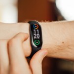Xiaomi Smart Band 8 : le futur bracelet s’inspirerait des montres d’Apple et Google