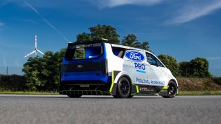 Ford Pro Electric SuperVan (1)