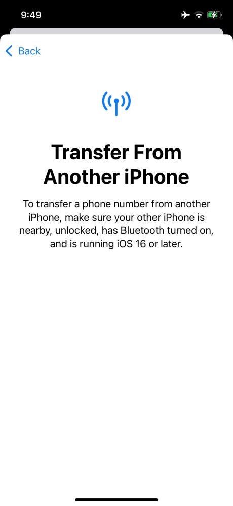 Le transfert d'une eSIM est facilité sur iOS 16. // Source : Twitter / carsonwaldrop