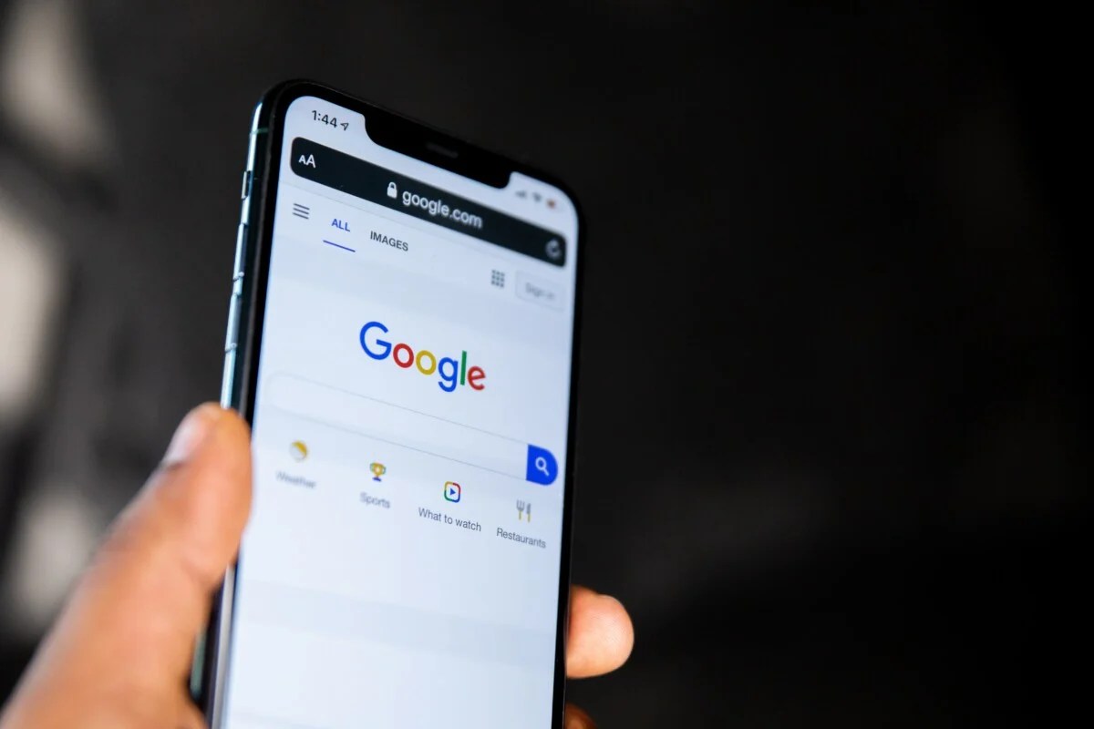 google-plainte-solen-feyissa-UWVJaDvXW_c-unsplash