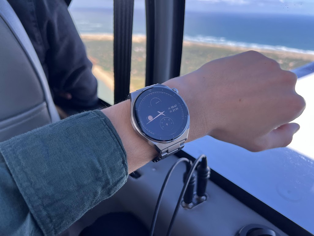 HUAWEI WATCH GT 3 Pro Titanium fait un tour en avion de tourisme