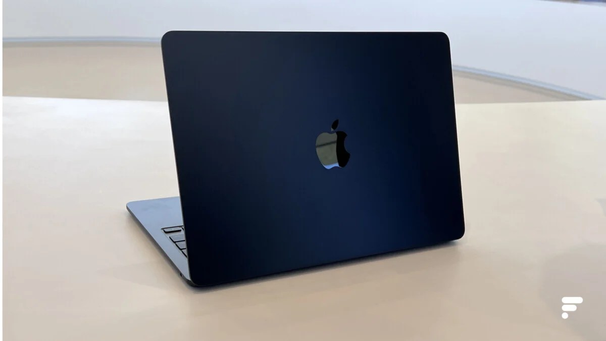 Apple MacBook Air M2 back