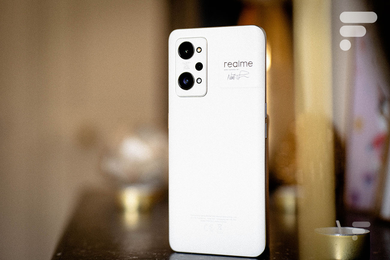 Le dos du Realme GT 2
