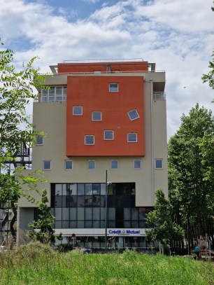 Répétition d'éléments, fond uni : voilà encore un bon cadre de photo minimaliste.