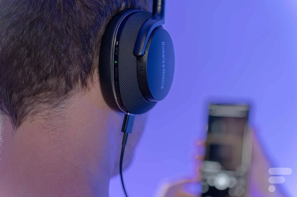Le Bowers & Wilkins PX7 peut être utilisé avec un câble USB-C S2