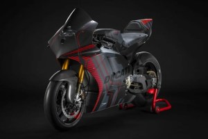 Ducati dévoile sa première moto 100 % électrique qui arrache le bitume