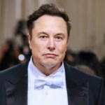 Elon Musk a pris le contrôle de Twitter et commence les licenciements par la direction