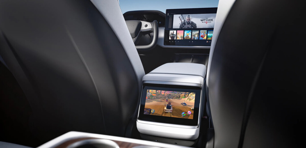Tesla-Model-S-backseat-screen-hero