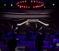 On voit la nouvelle Radeon en arrière-plan // Source : AMD
