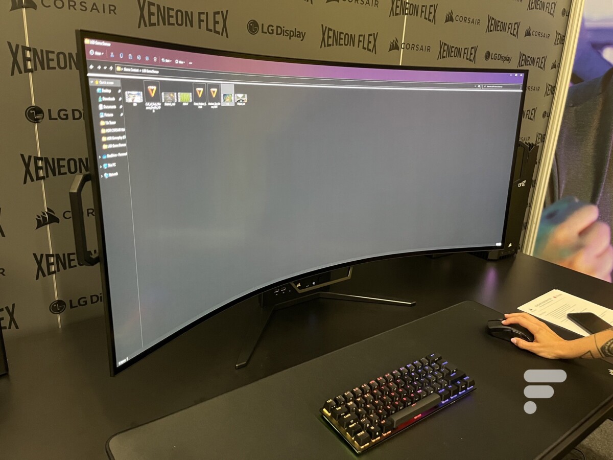 Corsair Xeneon Flex Gamescom 3