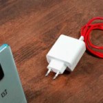 Le chargeur du OnePlus 10T monte jusqu'à 160 W (mais charge le téléphone à 150 W) // Source : Anthony Wonner - Frandroid