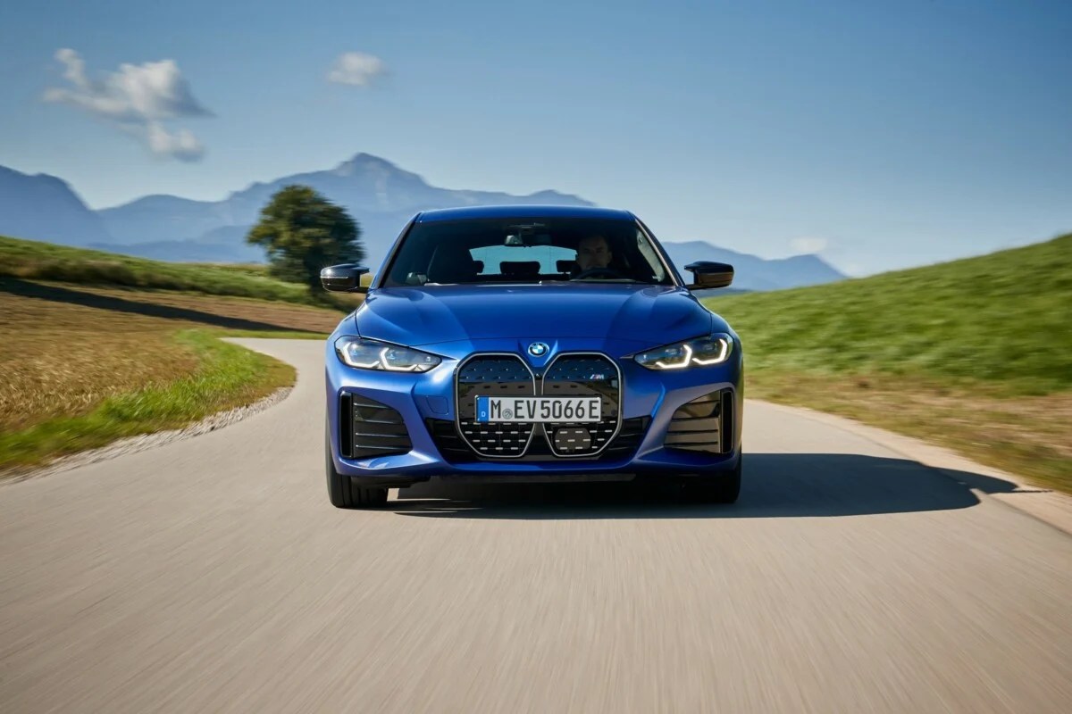 P90439356_lowRes_bmw-i4-m50-9-2021