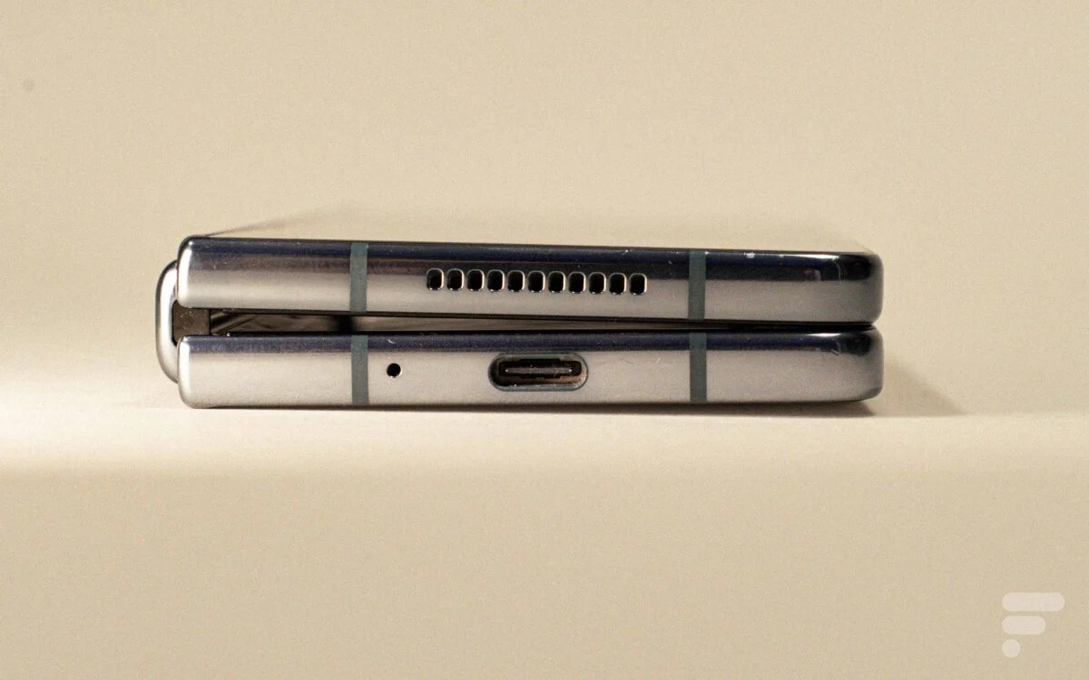 Samsung Galaxy Z Fold 4 4