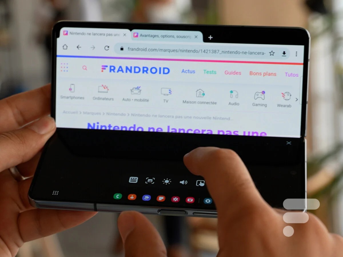 Samsung Galaxy Z Fold 4 trackpad