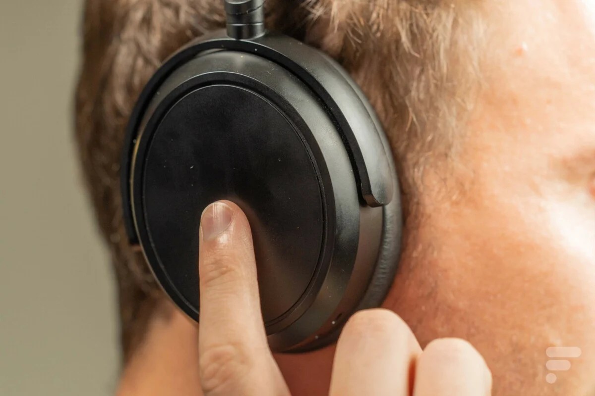 Le Sennheiser Momentum 4 Wireless dispose d'une surface tactile