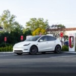 Voiture électrique : les Tesla se transforment en coach pour l’éco-conduite