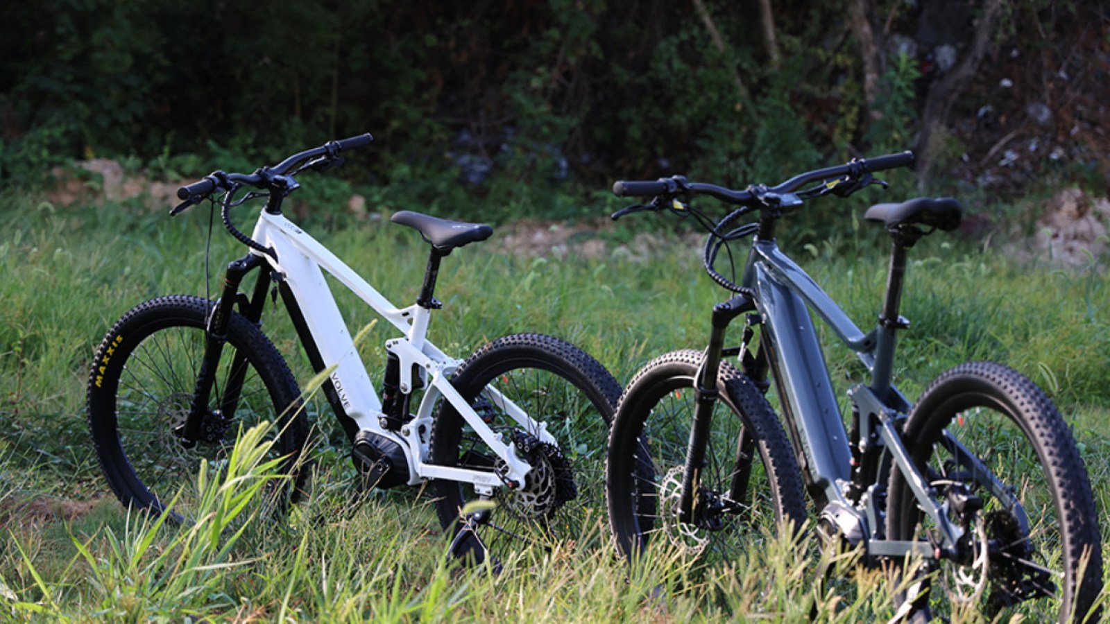 Ces deux VTT électriques ultra haut de gamme sont à prendre au sérieux — free download