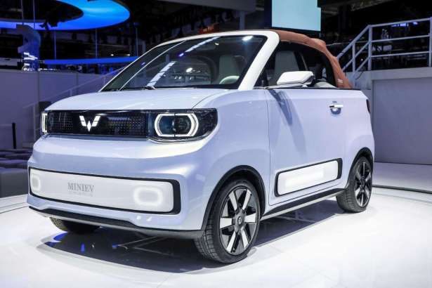 wuling-hongguang-mini-ev-cabrio-shanghai-2