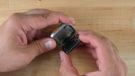 Démontage de l'Apple Watch Ultra par iFixit. // Source : iFixit