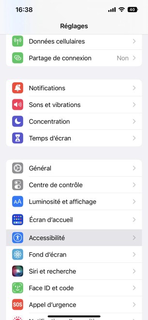 Désactiver luminosité automatique iPhone iOS 16 a