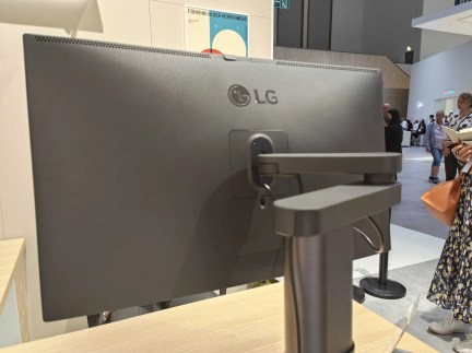 LG UltraFine Display Ergo AI (3)