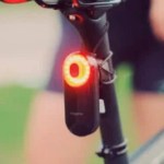 Vélo électrique : ce feu arrière intelligent a une double utilité bien pratique