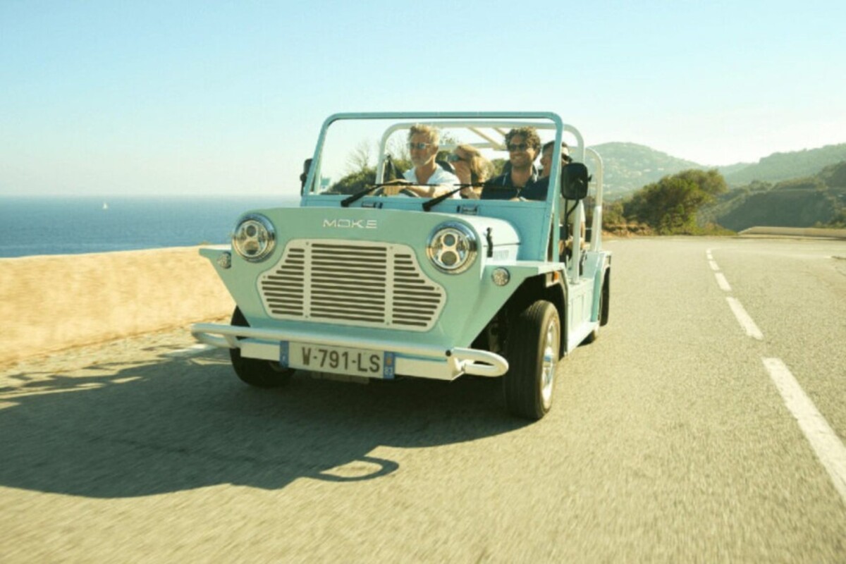 Cette petite voiture de plage électrique est aussi dépouillée qu’onéreuse