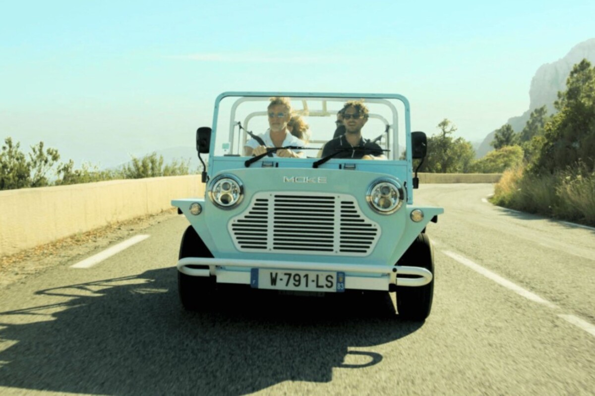 Cette petite voiture de plage électrique est aussi dépouillée qu’onéreuse
