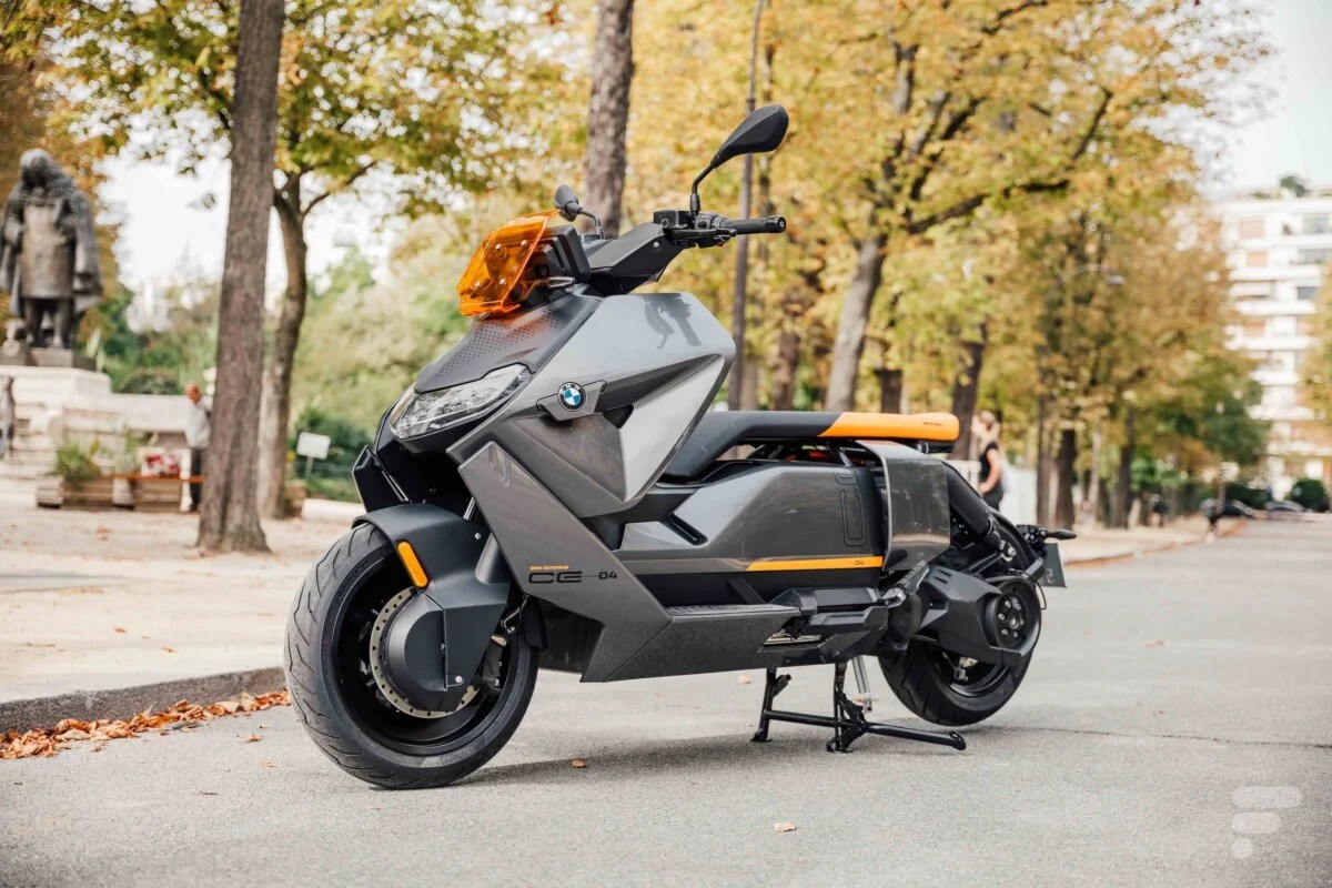 Scooter électrique BMW Définition CE 04 : roulerons-nous tous avec ça dans  10 ans? - Moto-Station
