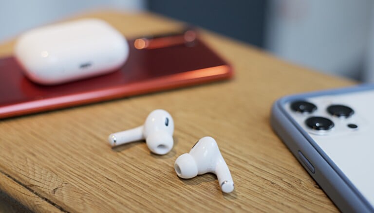 AirPods 4 ou AirPods Pro 2 : quels écouteurs choisir