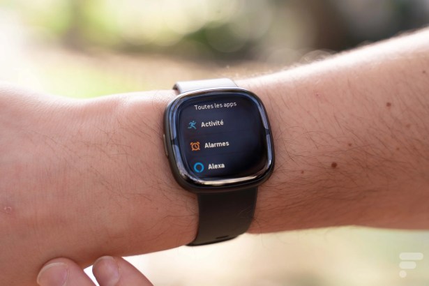 La Fitbit Sense 2 // Source : Anthony Wonner pour Frandroid