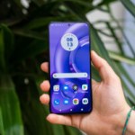 Seulement 239 € pour un smartphone 5G et compact avec écran OLED 120 Hz, qui dit mieux ?