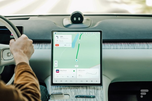 Nio ET7 // Source : Robin Wyck pour Frandroid