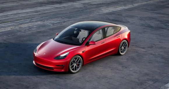La Tesla Model 3 Performance chinoise, reconnaissable à ses jantes de 18 pouces