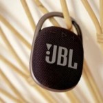 JBL Clip 4 : cette mini enceinte puissante notée 9/10 est à -30 % sur Amazon