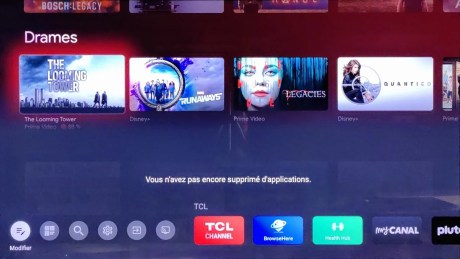 TCL propose une barre affichant les différentes sources.