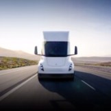 Tesla Semi: the impressive battery of the electric truck revealed in broad daylight