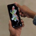 Nouveau troll anti-Apple : Samsung prétend que le Galaxy Z Flip 4 vous rendra cool